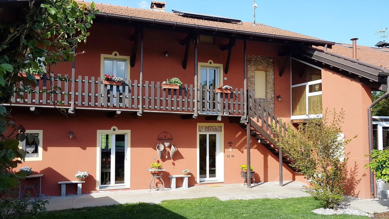 B&B La Cascina Di Monia E Mario Borgo Ticino Eksteriør bilde