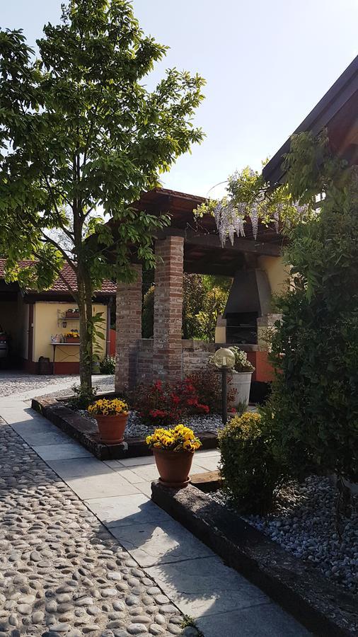B&B La Cascina Di Monia E Mario Borgo Ticino Eksteriør bilde