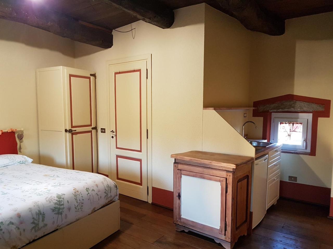 B&B La Cascina Di Monia E Mario Borgo Ticino Eksteriør bilde
