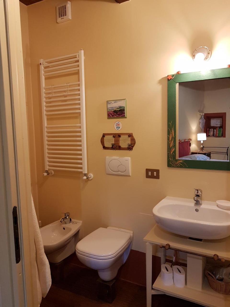 B&B La Cascina Di Monia E Mario Borgo Ticino Eksteriør bilde
